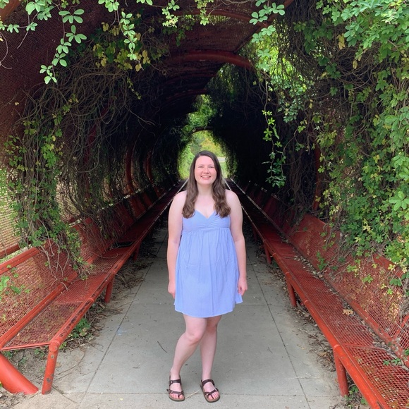 Meet your Posh Ambassador, Ashley - Picture 7 of 14